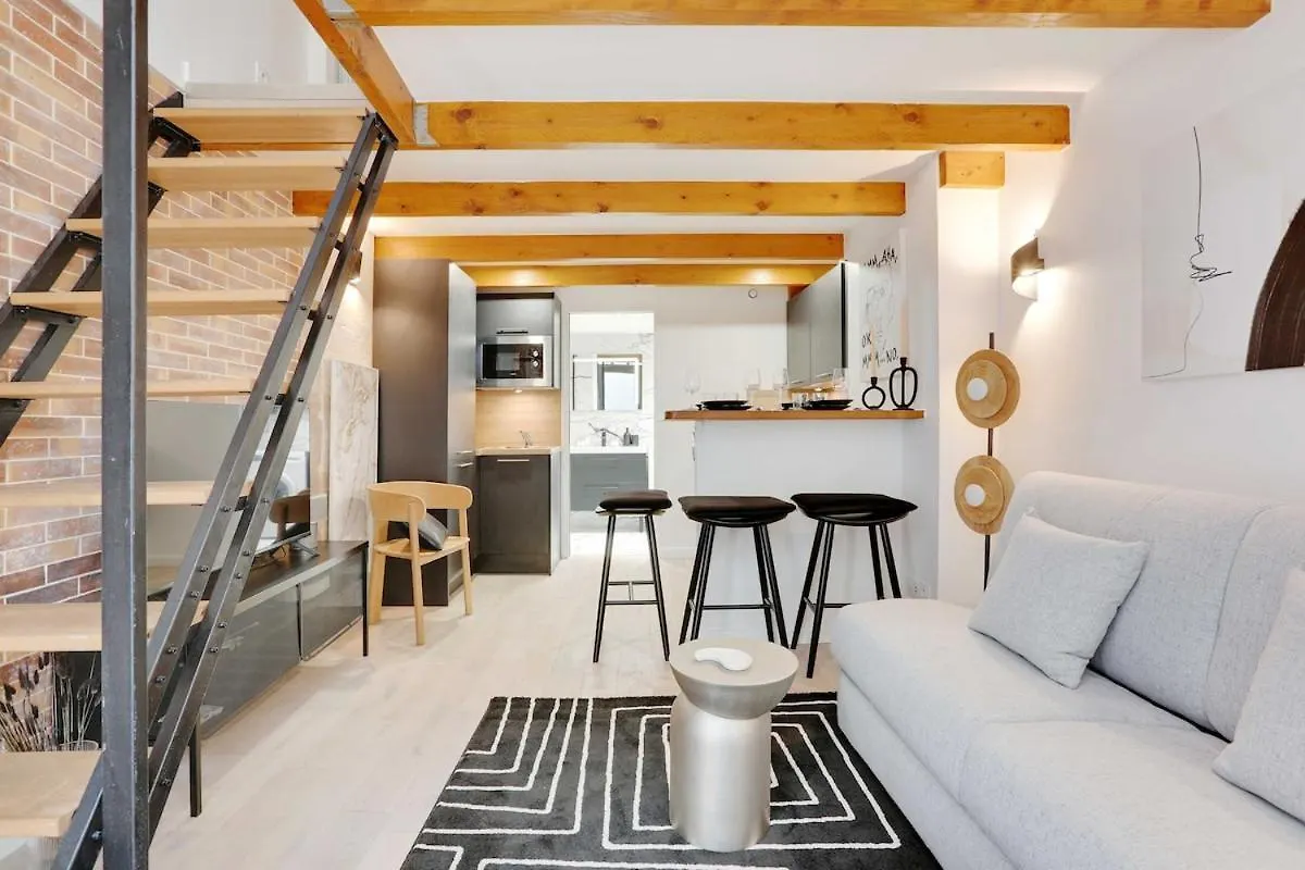 Duplex Cosy Canal Saint Martin Paris