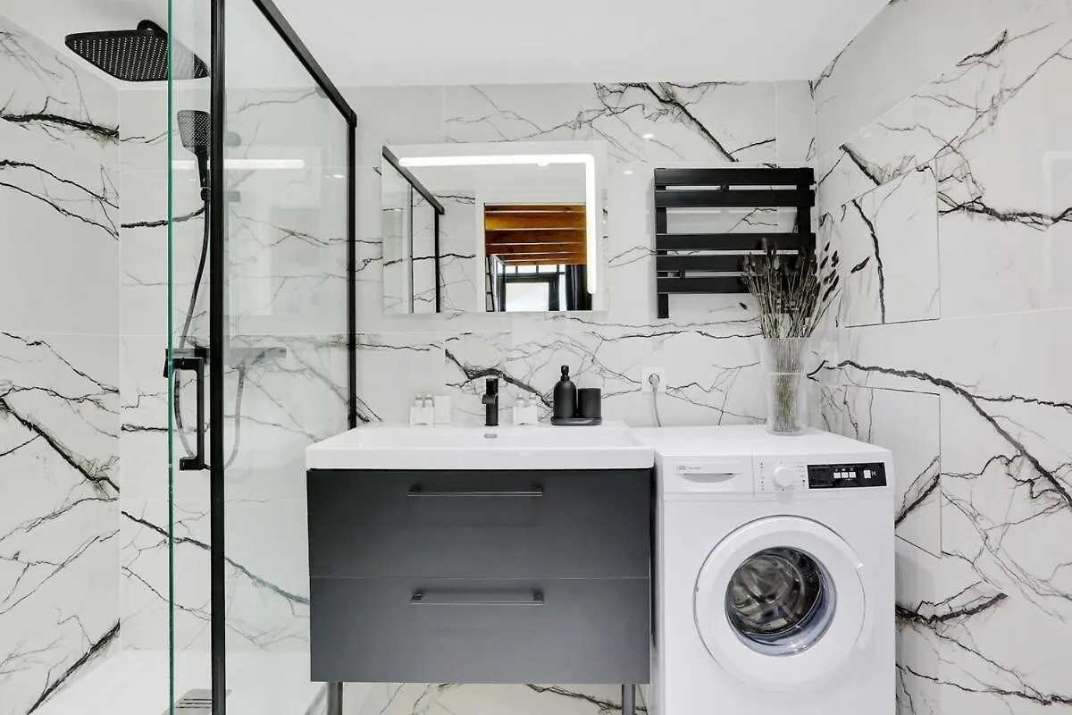 Duplex Cosy Canal Saint Martin Paris Apartment